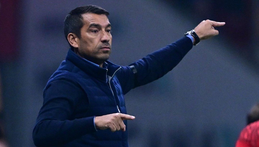 Giovanni van Bronckhorst: Kırmızı kart çıkmaması inanılmazdı