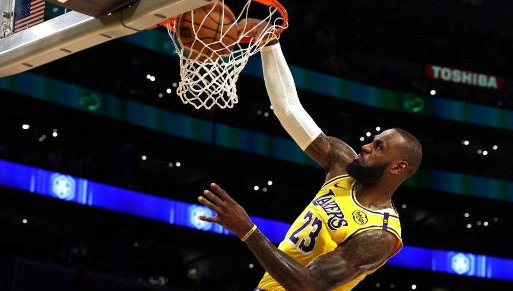 NBA’de yeni sezonun en’leri açıklandı