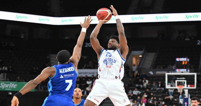 Anadolu Efes, Türk Telekom engelini aştı